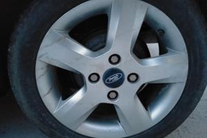 Cerchi e gomme Ford fiesta