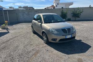 Lancia Ypsilon 1.3 MJT 75 CV Platino