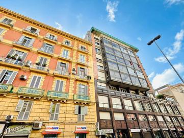 MULTILOCALE A NAPOLI