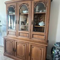 Sala da pranzo: credenza, tavolo e 6 sedie