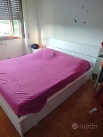Letto matrimoniale bianco laccato con contenitore 