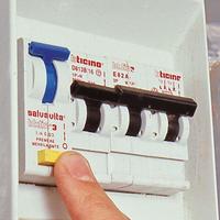 Sostituzione riparazioni pulizia CLIMATIZZATORE