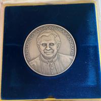 Medaglia Papale Benedetto XVI