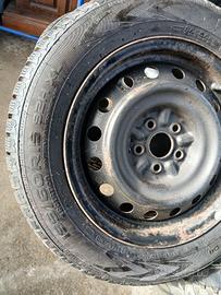 Gomme  con cerchio 195/60 r15 invernali