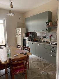 Stanza per breve termine