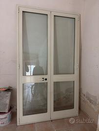 Porta finestra con serratura di sicurezza