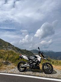 Aprilia Dorsoduro 750