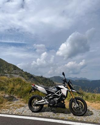 Aprilia Dorsoduro 750