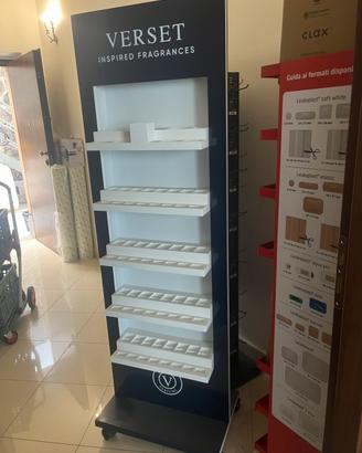 Espositore in plastica rigida con ruote