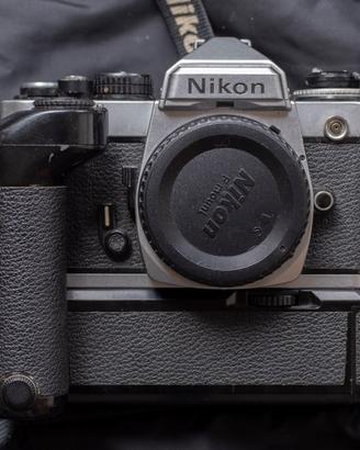 Nikon FE 2 con motore  MD-12