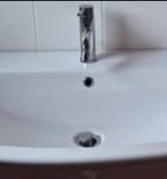 Lavabo grande con miscelatori Nobili