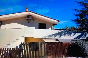 Trilocale con ampio terrazzo e camino - quasano