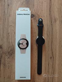 Samsung Galaxy Watch4 Rosa + cinturino nero