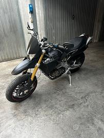Aprilia Dorsoduro 750