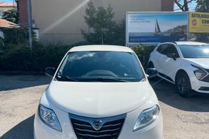 New Ypsilon 5 porte del 2015