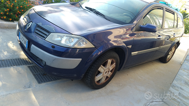 Renault Megane SW blu usata