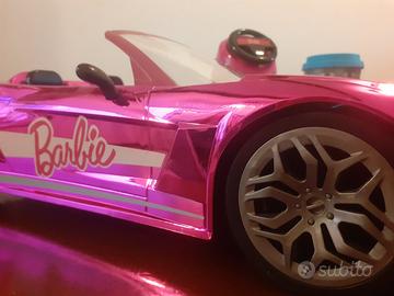 Auto barbie telecomandata con luci rosa fluo