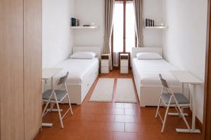 Imperia: 4 posti letto studenti, vista mare 270
