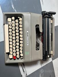 MACCHINA DA SCRIVERE OLIVETTI