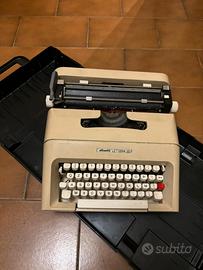 Macchina da scrivere Olivetti Lettera 35