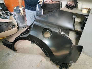 PARAFANGO POST SX TOYOTA RAV4 COD. 61602-42100