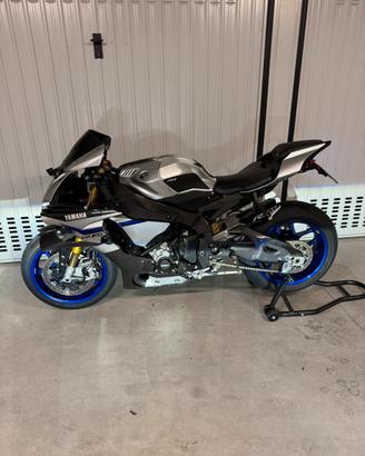 R1 M 2015