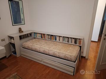 Cameretta completa con due letti