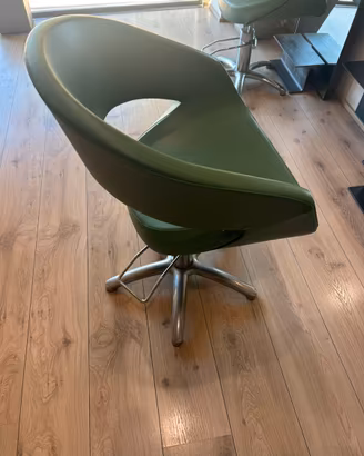 Poltrone da lavoro parrucchiere