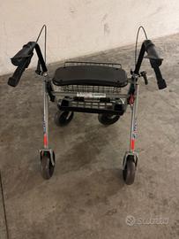 Deambulatore rollator per anziani
