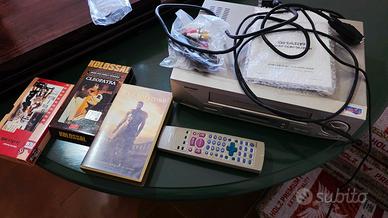 Videoregistratore Sharp + cavi e 3 vhs