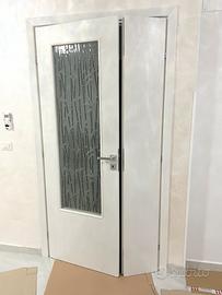 Porta in legno bianca