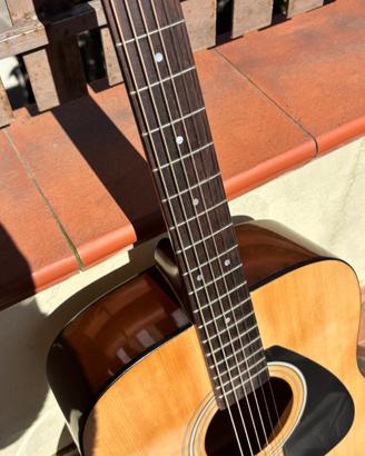 Chitarra yamaha