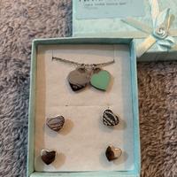 Tiffany ™ & Co.