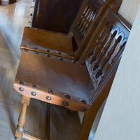 Mobili antichi tardo Ottocento e sedie 