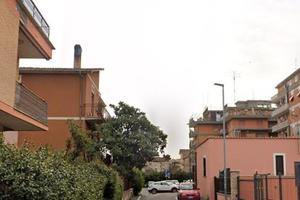 Mentana elegante trilocale arredato