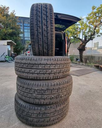 Pneumatici invernali 215/60 R17