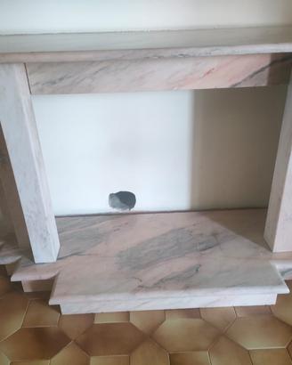 Cornice camino in marmo
