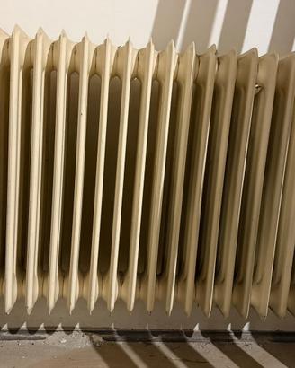5 Radiatori termosifoni in ghisa funzionanti