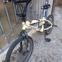 bicicletta BMX