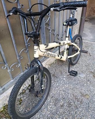 bicicletta BMX