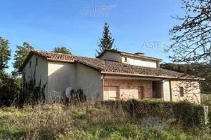 Villa o villino Spoleto [A4334277]