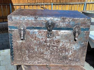 baule epoca ferro