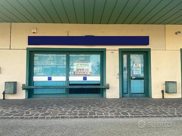 NEGOZIO A CARPI