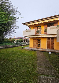 Quadrilocale in villa
