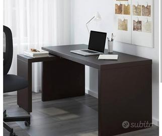scrivania ikea con pannello estraibile 