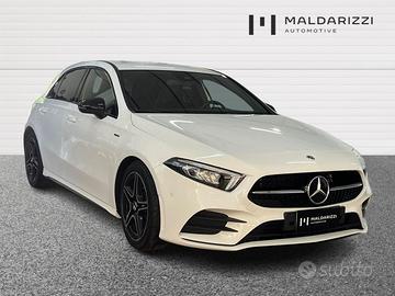 MERCEDES-BENZ A 180 d Premium Night edition auto
