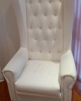 poltrona in pelle bianca