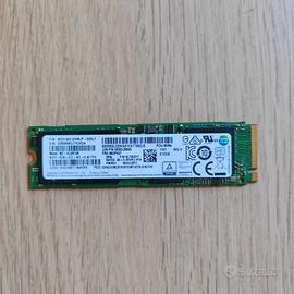 SSD Samsung da 512GB NVMe PCIe pari al nuovo