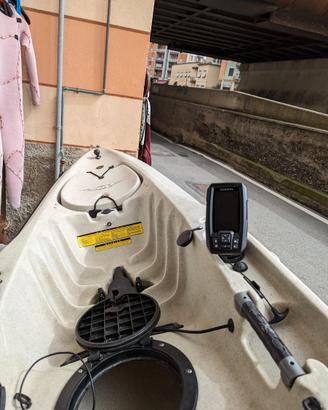 Hobie Outback pronto pesca + Eco Garmin Striker 4