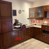 Cucina in legno massiccio